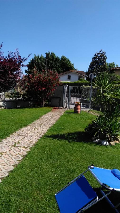 " La Casa Di Elena " Villa Pietrasanta Exterior photo